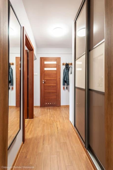Superapart Woloska 40 Warsaw Ngoại thất bức ảnh