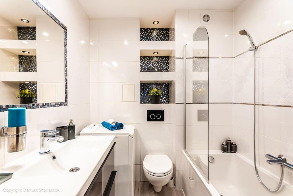 Superapart Woloska 40 Warsaw Ngoại thất bức ảnh