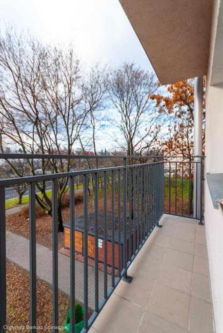 Superapart Woloska 40 Warsaw Ngoại thất bức ảnh